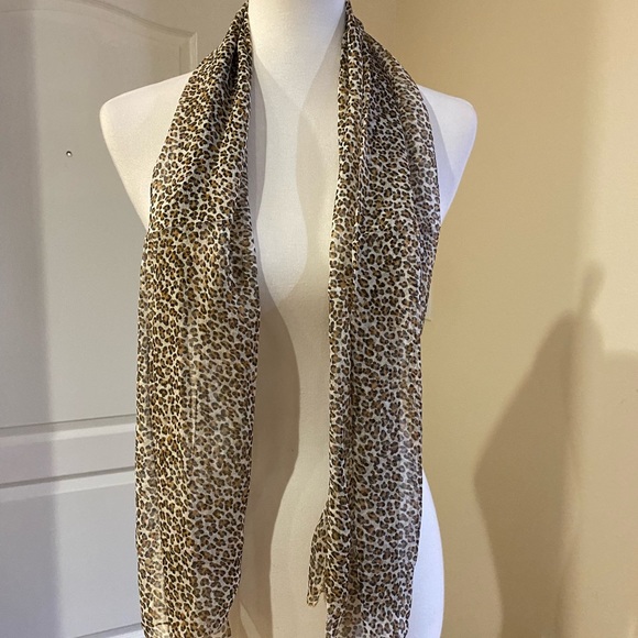 NWOT 100% Silk Made in France Animal Print Scarf - Picture 16 of 16